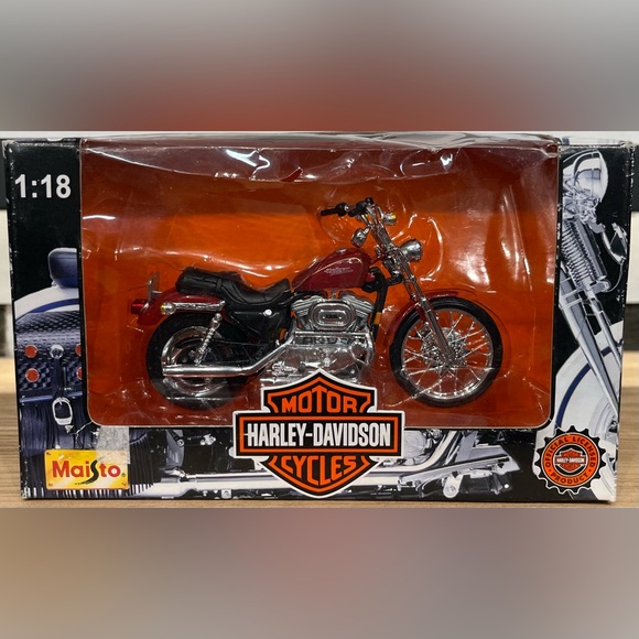 Harley-Davidson Sportster die-cast replica - Picture 1 of 4